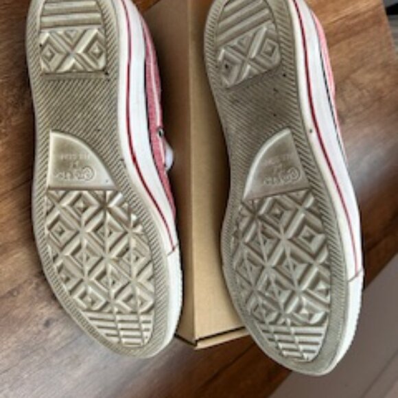 Converse low All-Star Sneakers, gently used Sz 9.5 - Picture 5 of 5